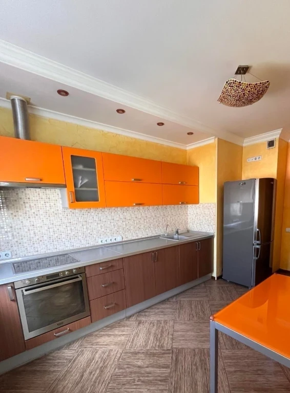 Продаж 2к квартири 75 кв. м на просп. Петра Григоренка 22/20