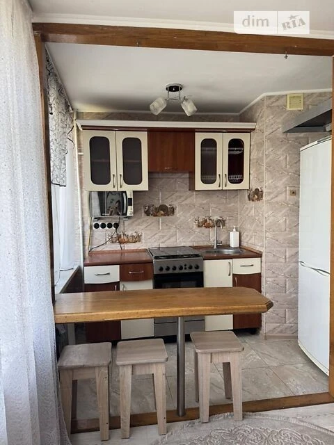 Продаж 1к квартири 21.5 кв. м на вул. Павла Петриченка 73 •