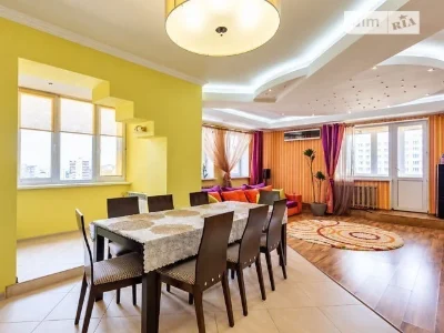 Продаж 3к квартири 117.5 кв. м на вул. Ахматової Анни 13 • I