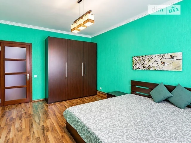 Продаж 3к квартири 117.5 кв. м на вул. Ахматової Анни 13 • I
