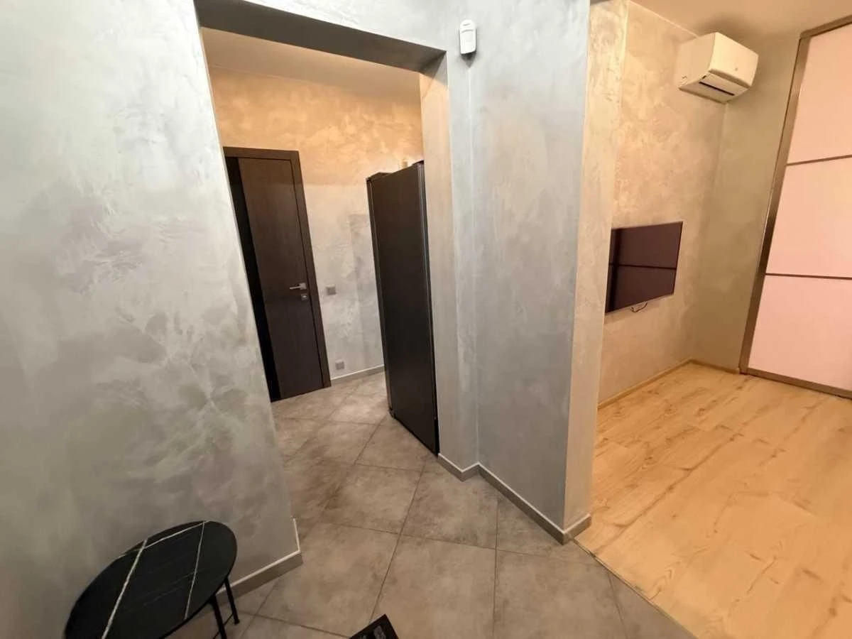 Продаж 1к квартири 42 кв. м на вул. Юлії Здановської 36В • I