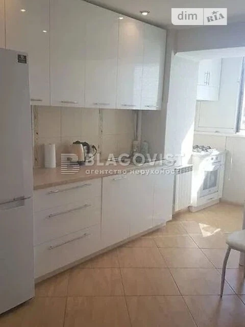 Продаж 2к квартири 47 кв. м на вул. В'ячеслава Чорновола 30