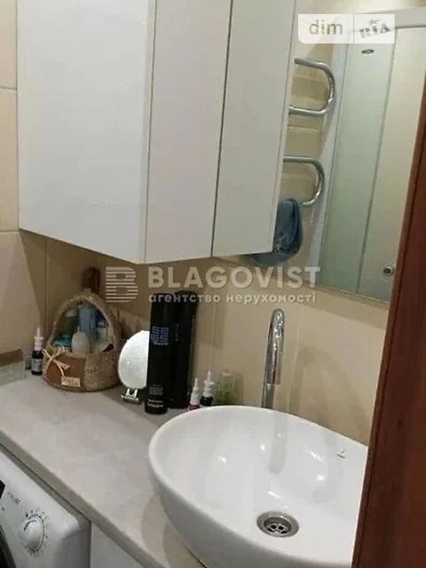 Продаж 2к квартири 47 кв. м на вул. В'ячеслава Чорновола 30