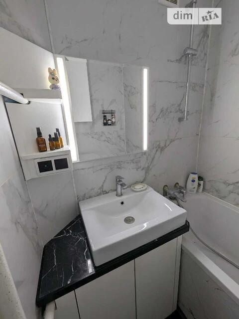 Продаж 1к квартири 32 кв. м на вул. Вахтанга Кікабідзе 8 • I