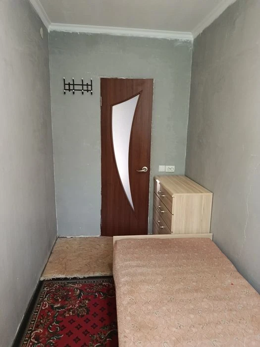 Продам Часть дома-3 комн.50/44/13- летняя кухня,в/у,ремонт,4