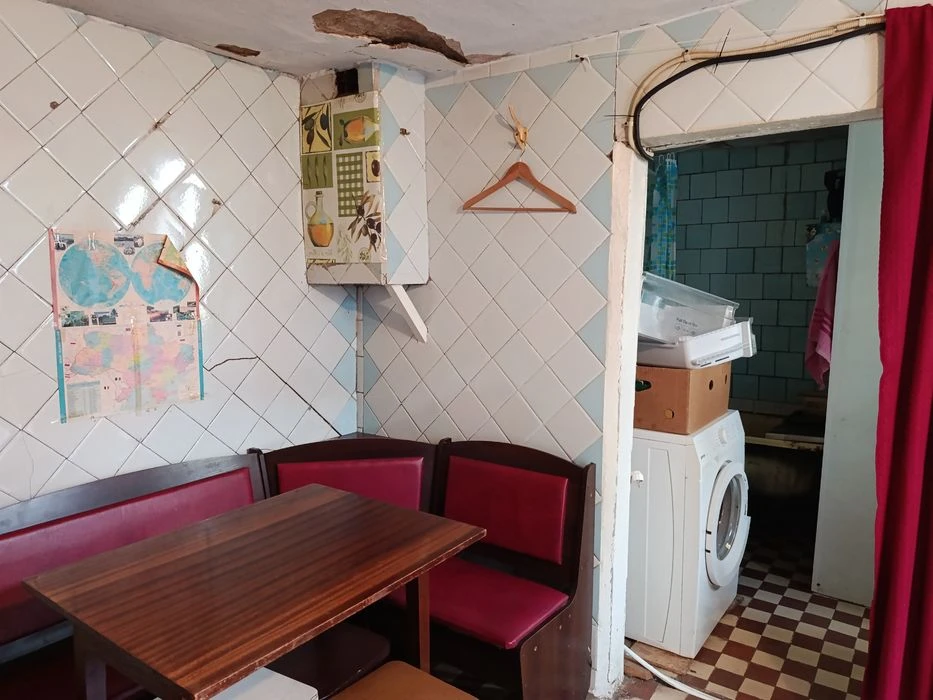 Продам Часть дома-3 комн.50/44/13- летняя кухня,в/у,ремонт,4
