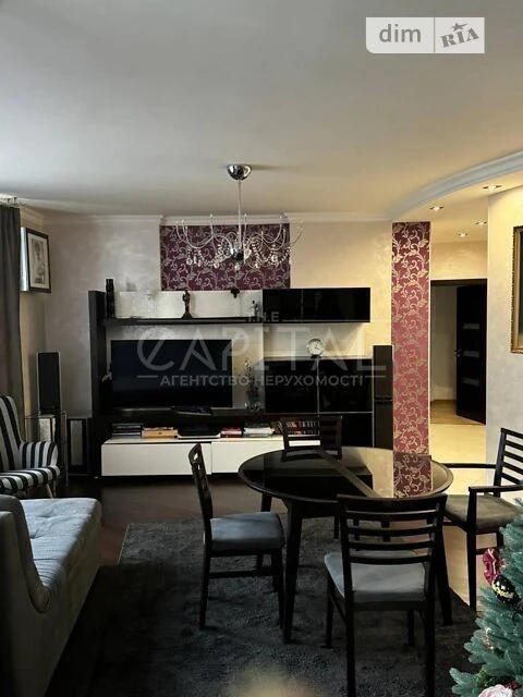 Продаж 3к квартири 114 кв. м на вул. Дніпровська наб. 19-А •