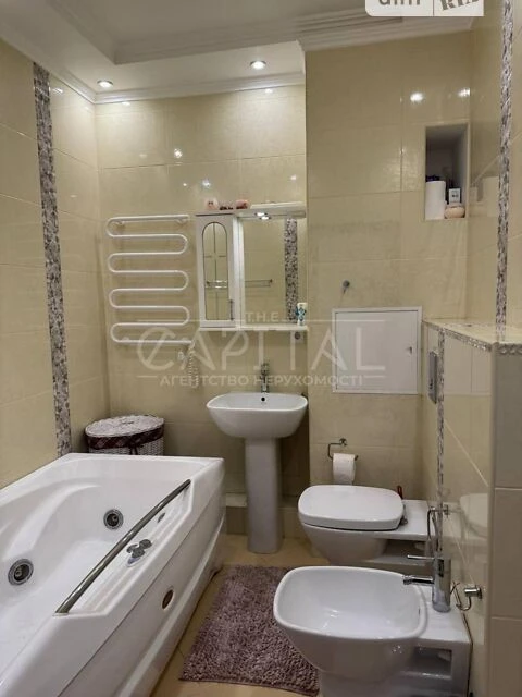 Продаж 3к квартири 114 кв. м на вул. Дніпровська наб. 19-А •