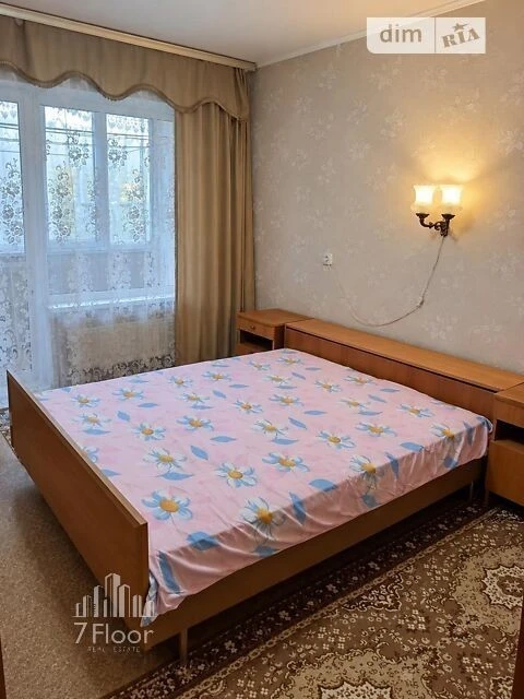 Продаж 3к квартири 82 кв. м на вул. Олександри Екстер 12 • I