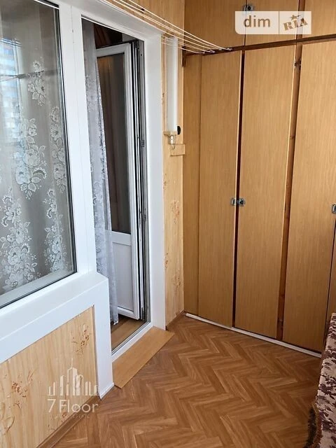 Продаж 3к квартири 82 кв. м на вул. Олександри Екстер 12 • I