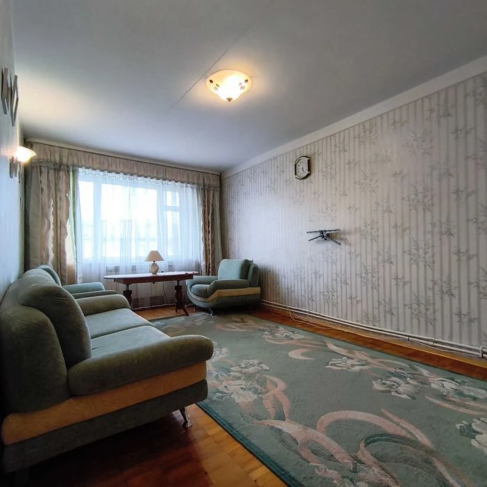 Продам 3-кімнатну квартиру біля Парку Шевченка!