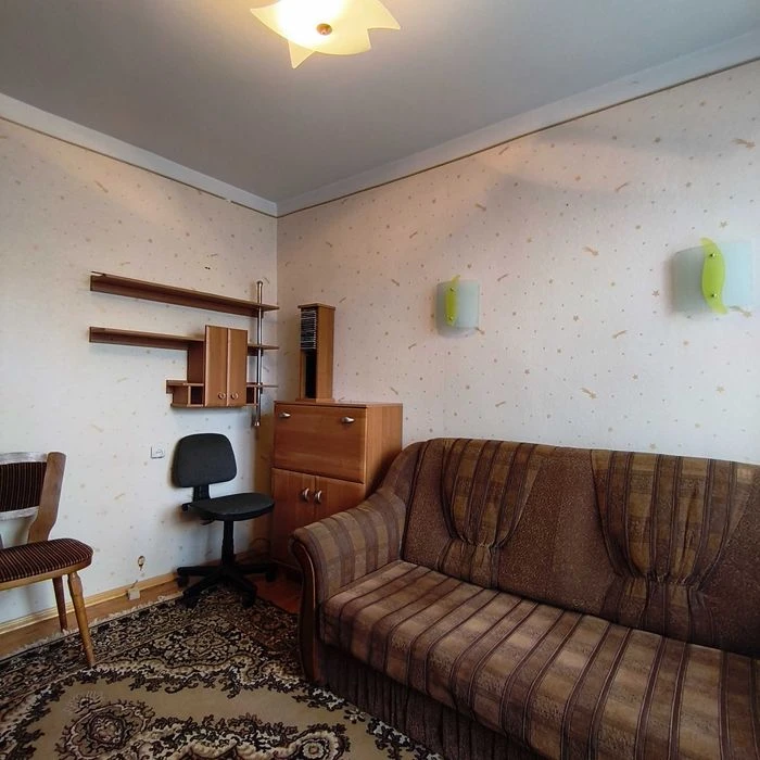 Продам 3-кімнатну квартиру біля Парку Шевченка!
