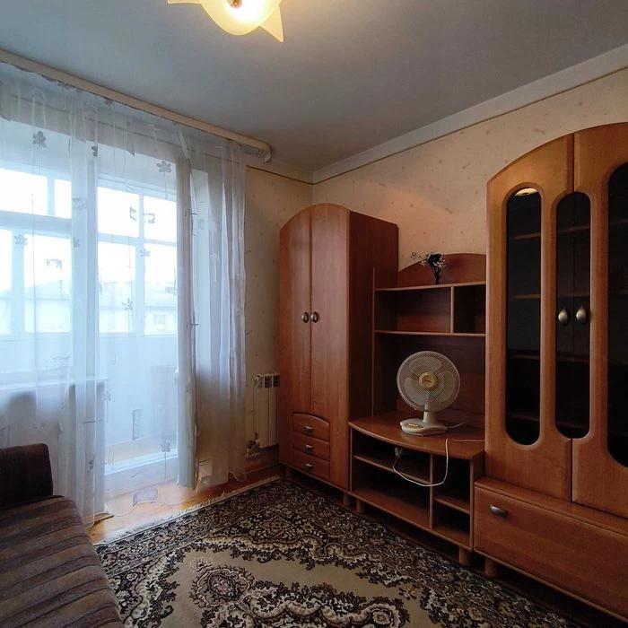 Продам 3-кімнатну квартиру біля Парку Шевченка!