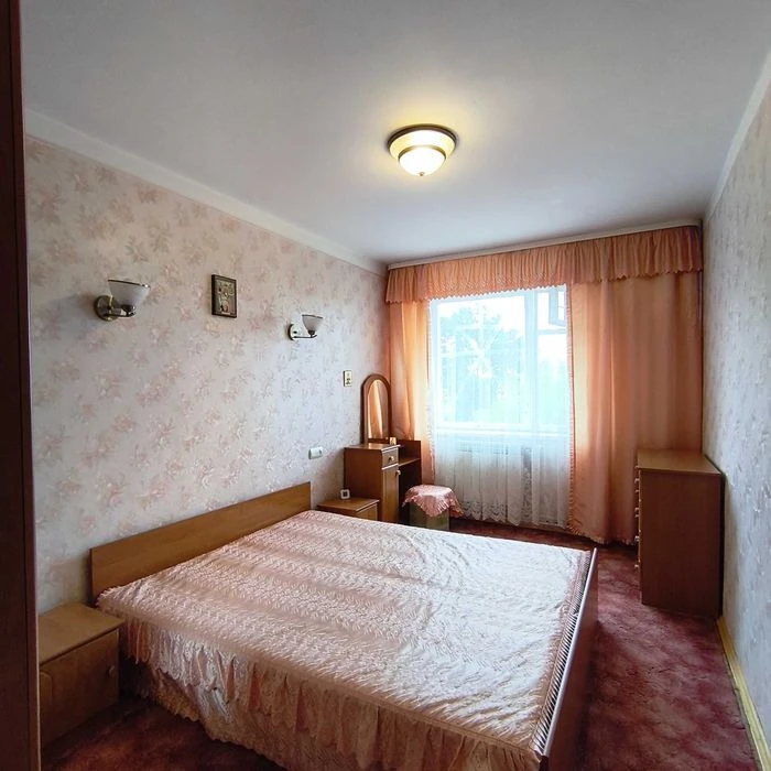 Продам 3-кімнатну квартиру біля Парку Шевченка!