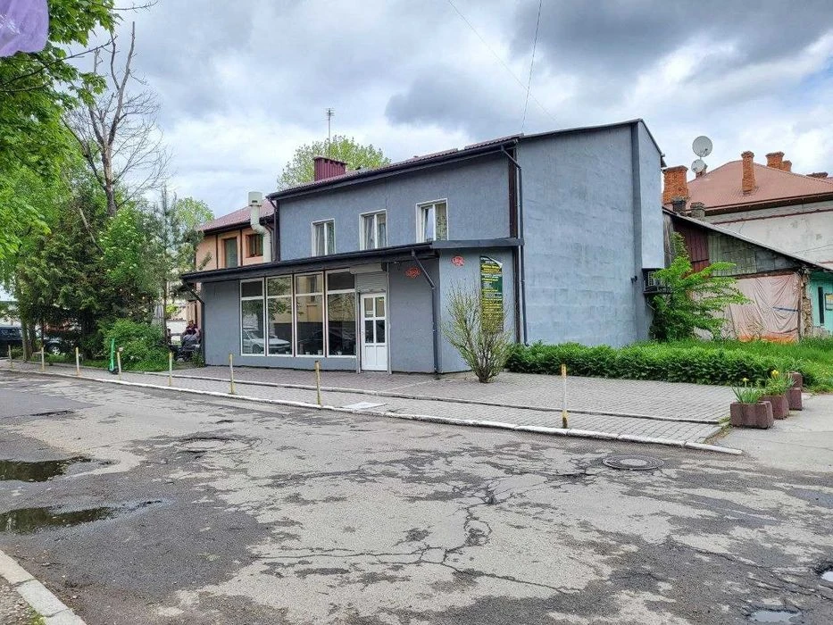 Інвестиція Будинок преміум-класу: житло та комерція Н