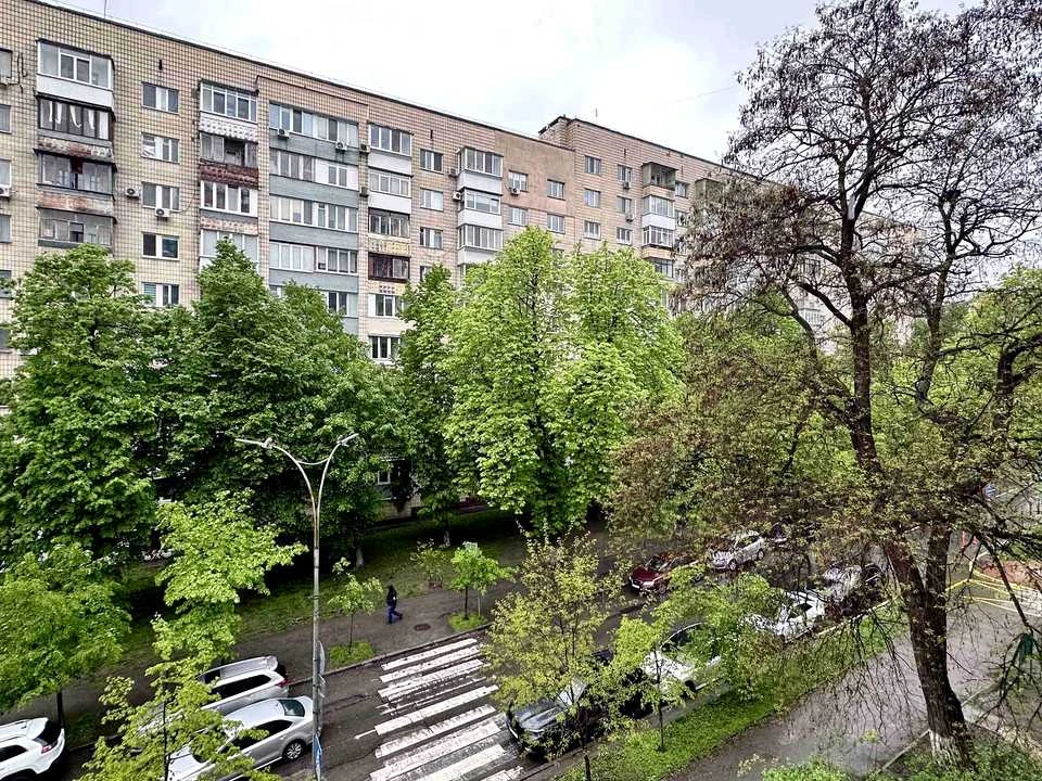 Квартира. Київ, Предславинська вул.