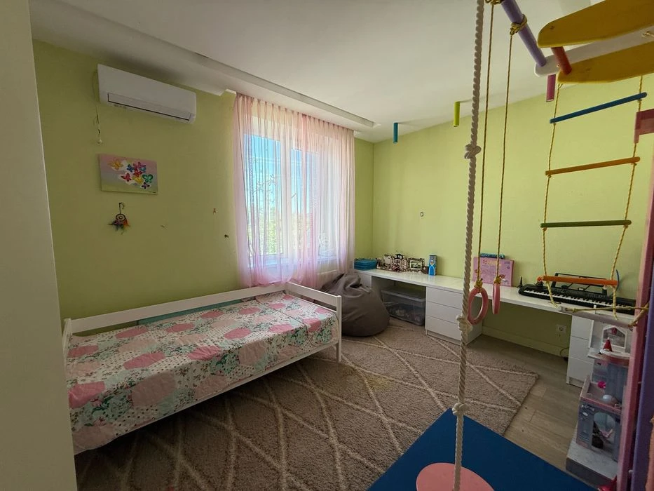 Продам готовий будинок 150м² біля лісу, Київ. Ремонт, меблі,