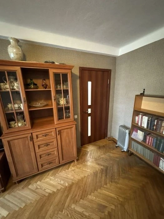 Оренда 2к квартири, вул Бойчука 13-Б, Печерськ, метро Звірин