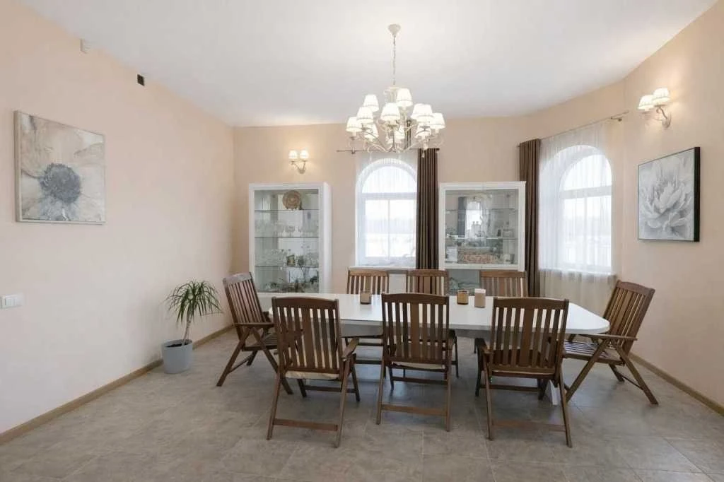 Продаж будинку 390 м², Лісова