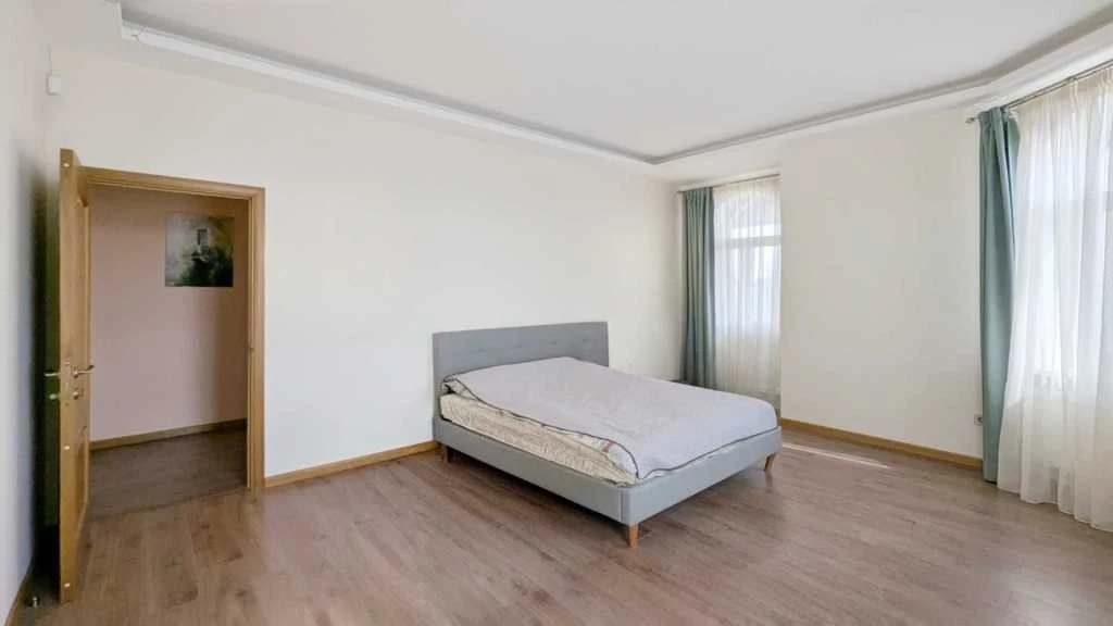 Продаж будинку 390 м², Лісова