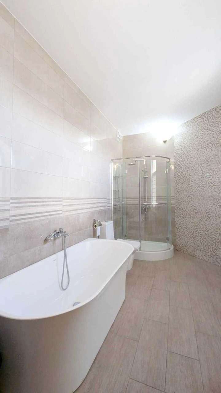 Продаж будинку 390 м², Лісова