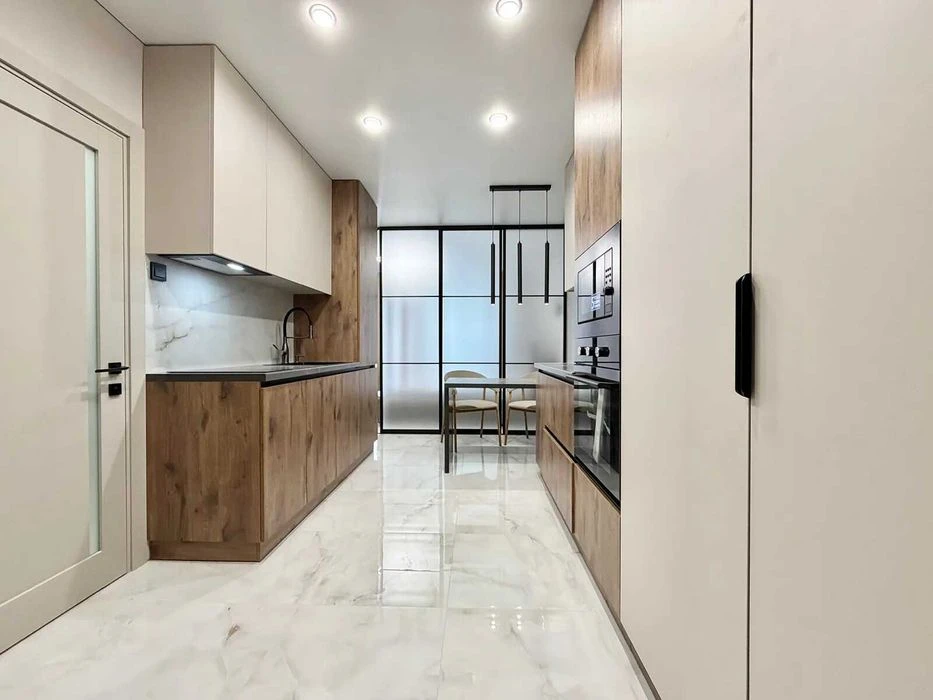 Стильна смарт квартира з балконом в Manhattan Up
