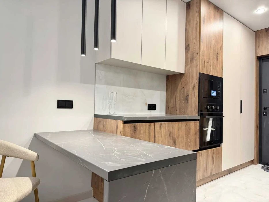 Стильна смарт квартира з балконом в Manhattan Up