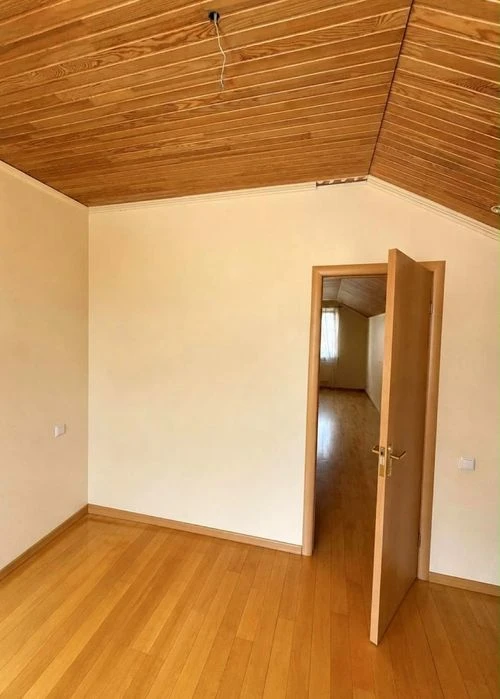 Продається будинок котедж  у Львові