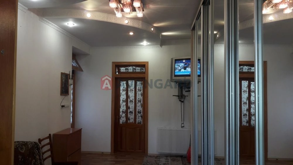 Продаж 2 кім кв | центр | австрійський будинок | без комісії