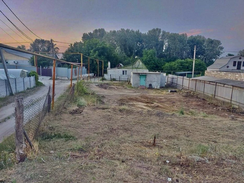 Продам участок с домом 25м/2 в Приднепровске