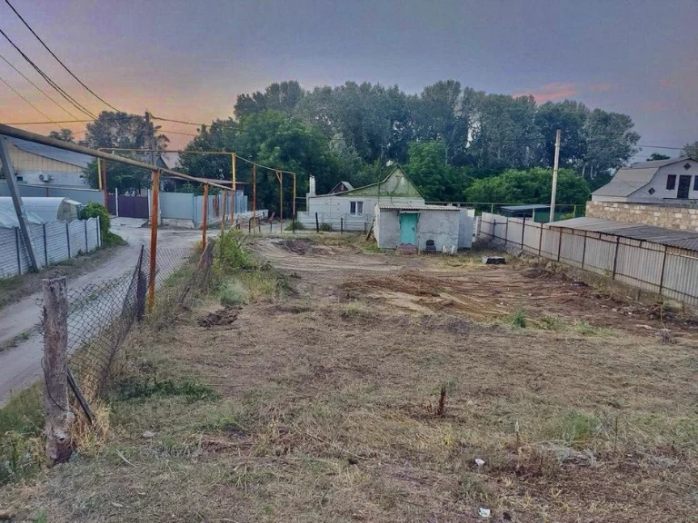 Продам участок с домом 25м/2 в Приднепровске