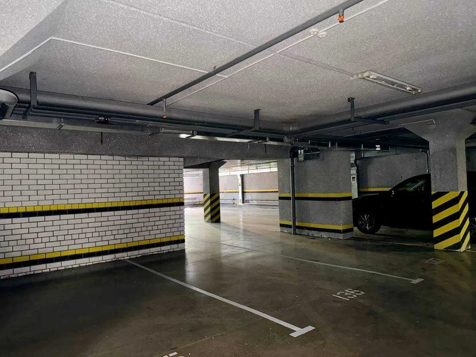 Продаж паркомісця ЖК Славія. пр. Дмитра Яворницького 3