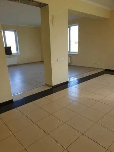 Будинок для сім'ї що любить простір Н