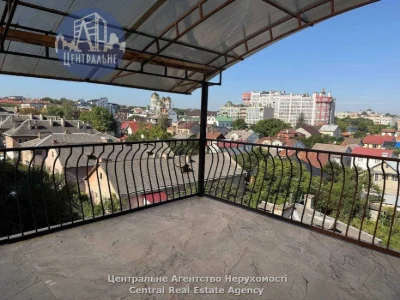Продаж видового пентхаусу в самому центрі міста Чернівці