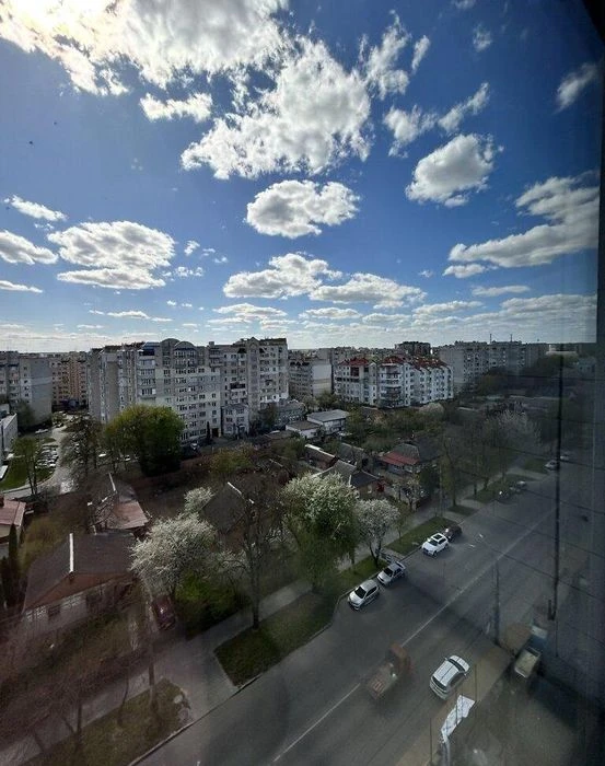 Продається 2-кімнатна квартира в новому будинку на Поділлі,