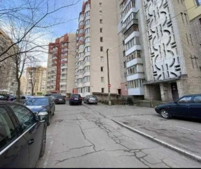 Продається 1-кімнатна квартира з євроремонтом на Замості