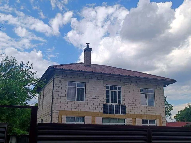 Будинок. Київ, 125-та Садова вул.