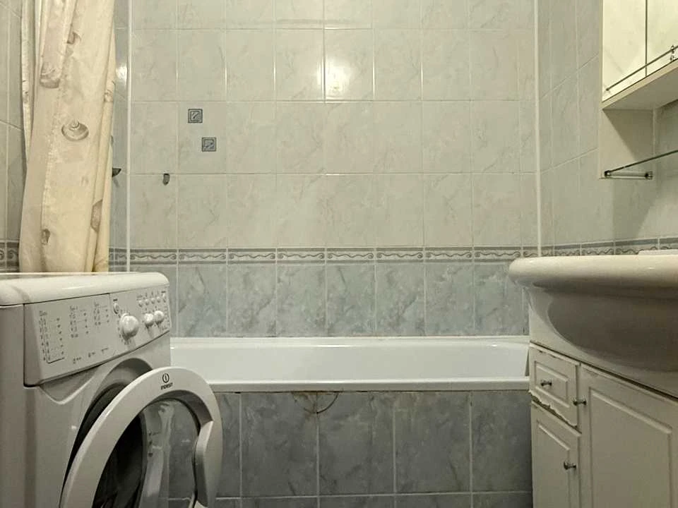 Квартира. Київ, Драгоманова вул.