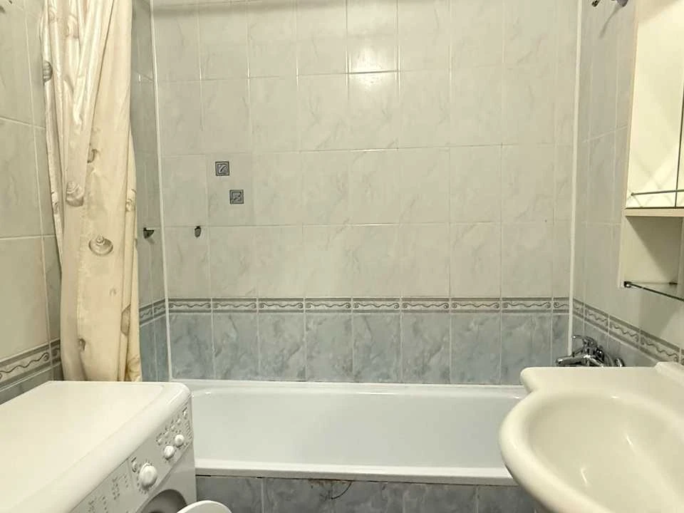 Квартира. Київ, Драгоманова вул.