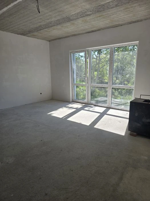 Продається будинок в мікрорайоні Лезнево!