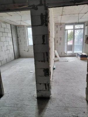 Велика 1 кімнатна, на 2 поверсі