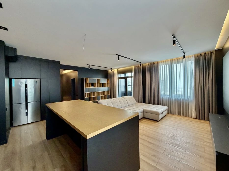 Продажа трехкомнатной  квартииры ЖК-4 Сезона. Проспект Леси