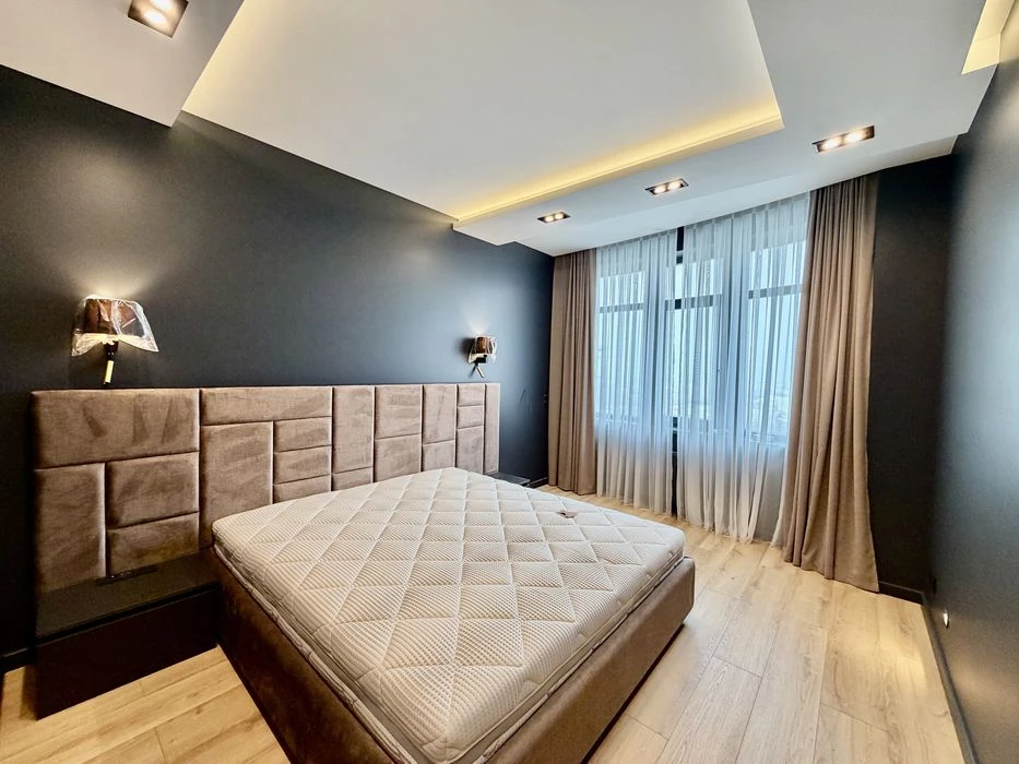 Продажа трехкомнатной  квартииры ЖК-4 Сезона. Проспект Леси