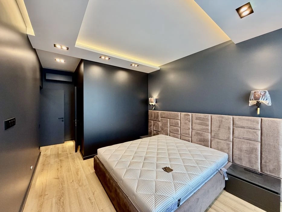 Продажа трехкомнатной  квартииры ЖК-4 Сезона. Проспект Леси