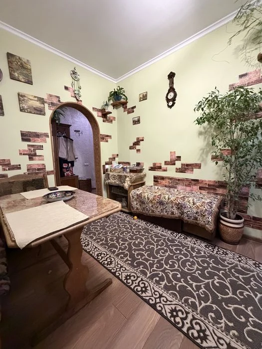 Продається 2 кімнатна квартира  в районі парку шевченка