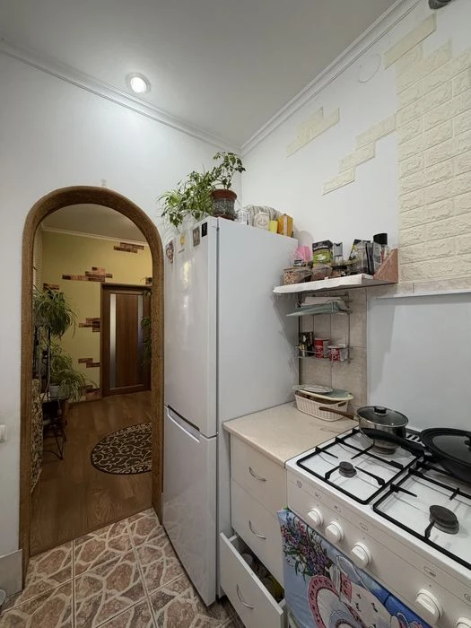 Продається 2 кімнатна квартира  в районі парку шевченка