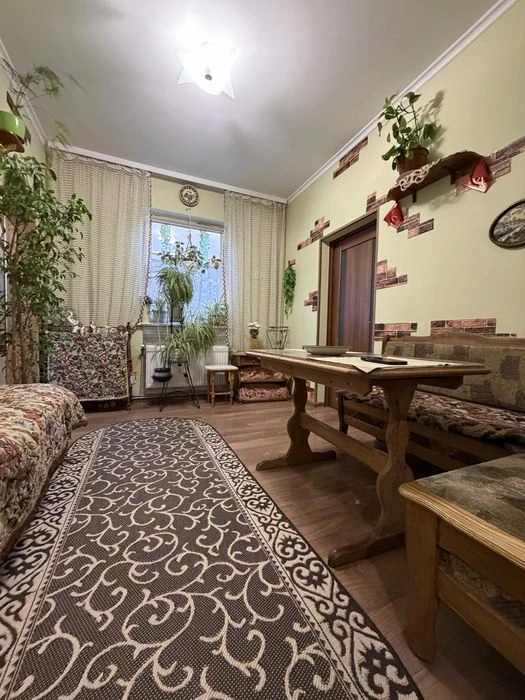 Продається 2 кімнатна квартира  в районі парку шевченка
