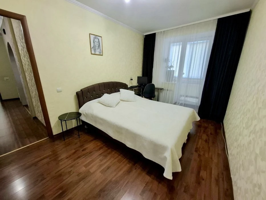 Продам 2-к кв чешка 50 м2 с ремонтом в кирпиче по ул Семафор