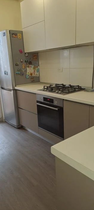 For sale 3-room apartment in Saltovka, Sobornosti Ukrainy Street 279