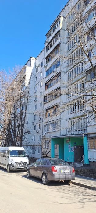 For sale 3-room apartment in Saltovka, Sobornosti Ukrainy Street 279